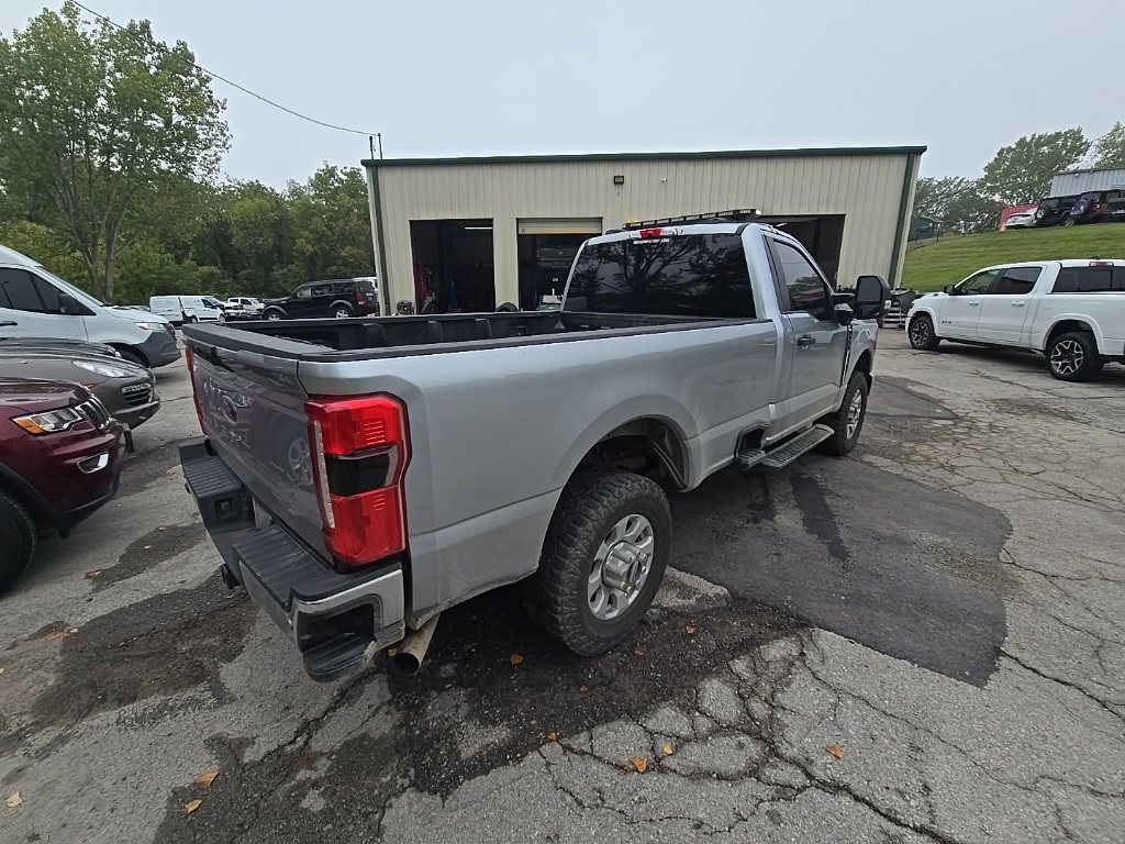 2024 Ford F-350 photo 8