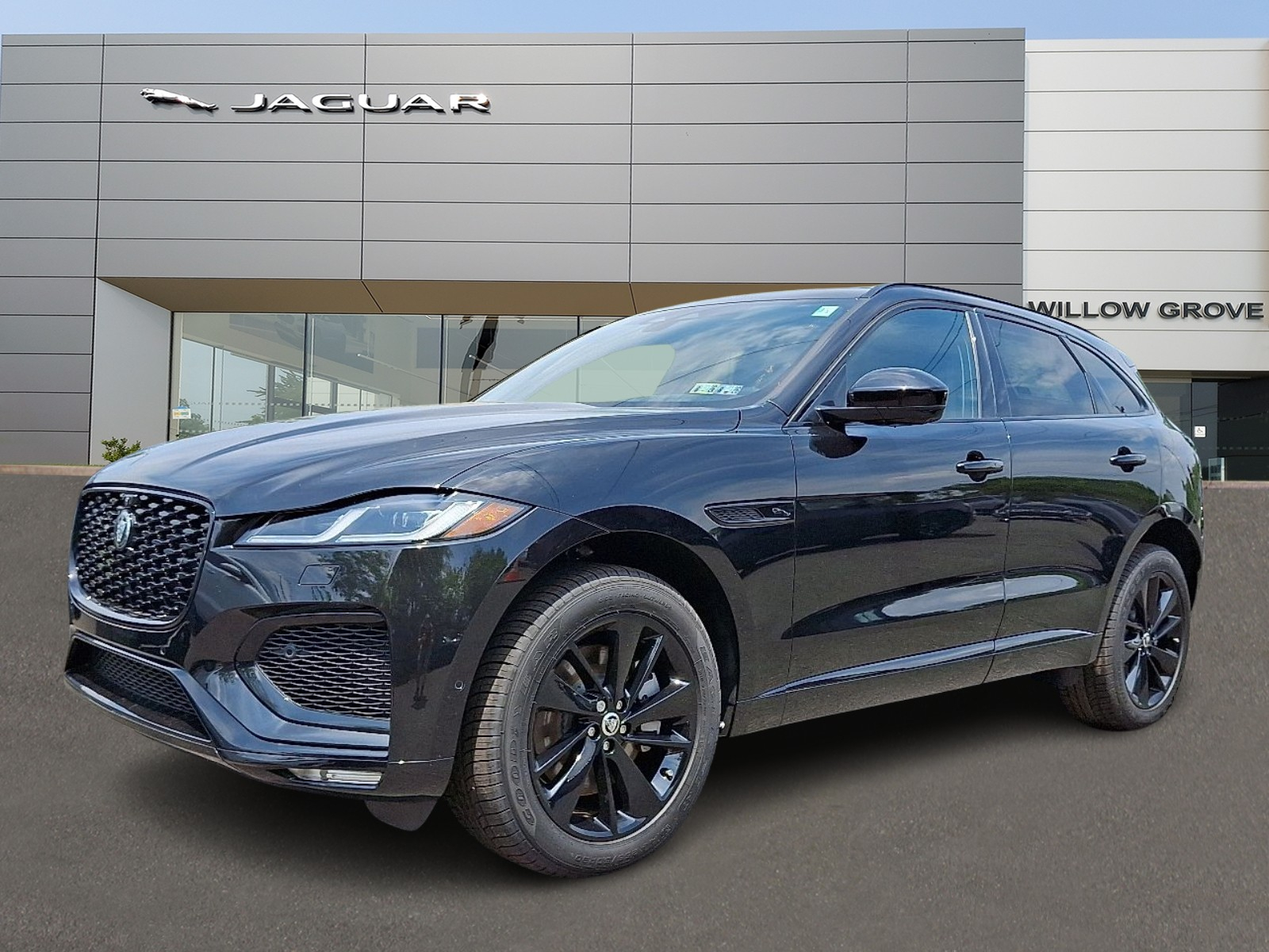 2026 Jaguar F-Pace R-Dynamic S's photo