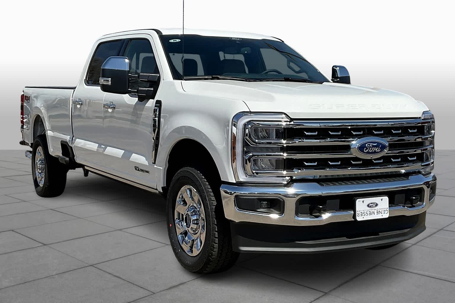 2025 Ford F-350 Lariat photo 2