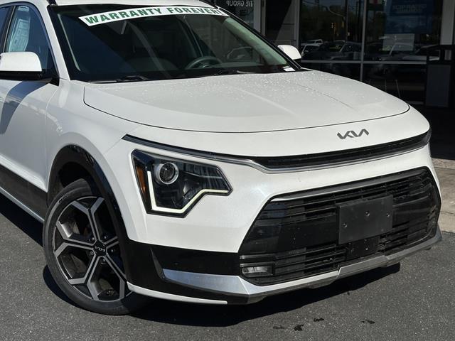 2024 Kia Niro EX photo 2