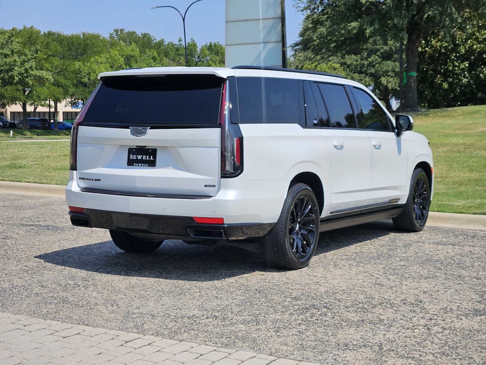 2023 Cadillac Escalade ESV Sport Platinum photo 5