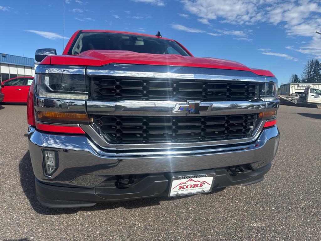 2018 Chevrolet Silverado 1500 LT photo 2