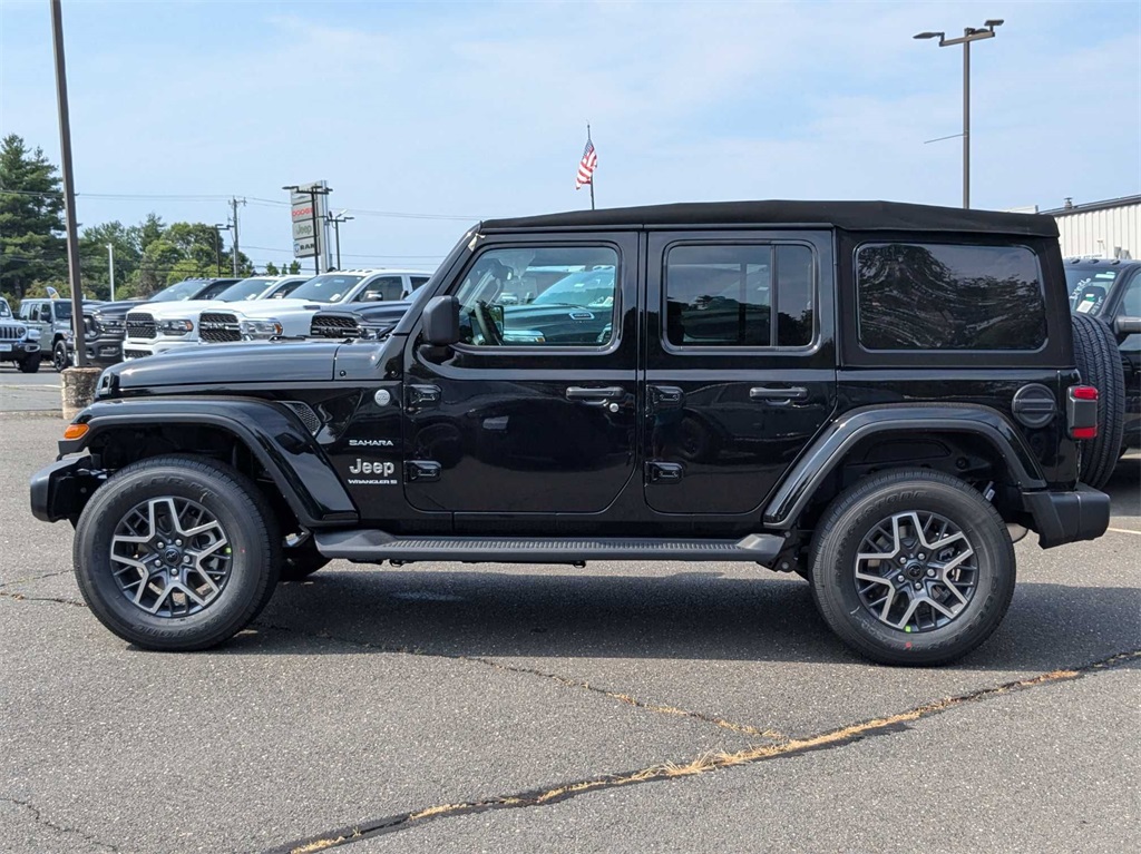 2024 Jeep Wrangler Sahara photo 6