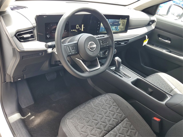 2025 Nissan Kicks SV photo 8