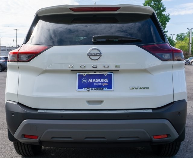 2022 Nissan Rogue SV photo 2