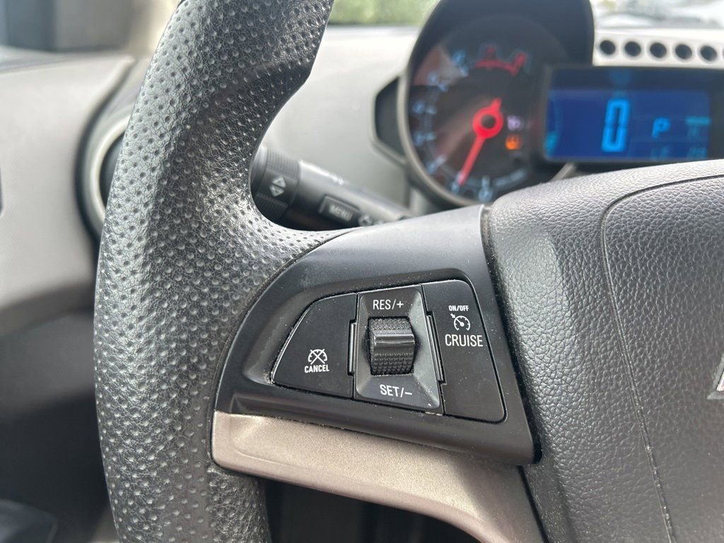 2014 Chevrolet Sonic LT photo 21