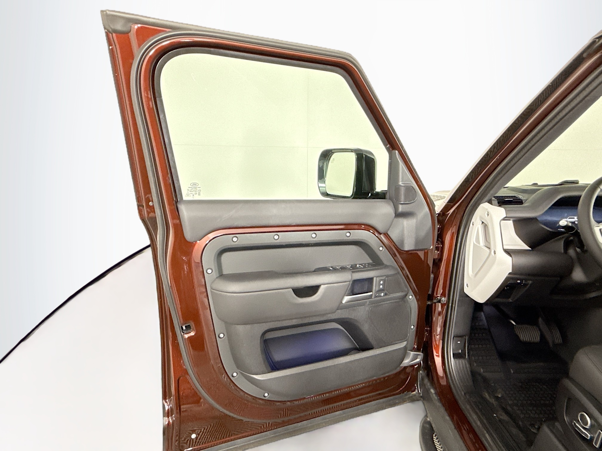 2025 Land Rover Defender 130 X-Dynamic SE photo 8