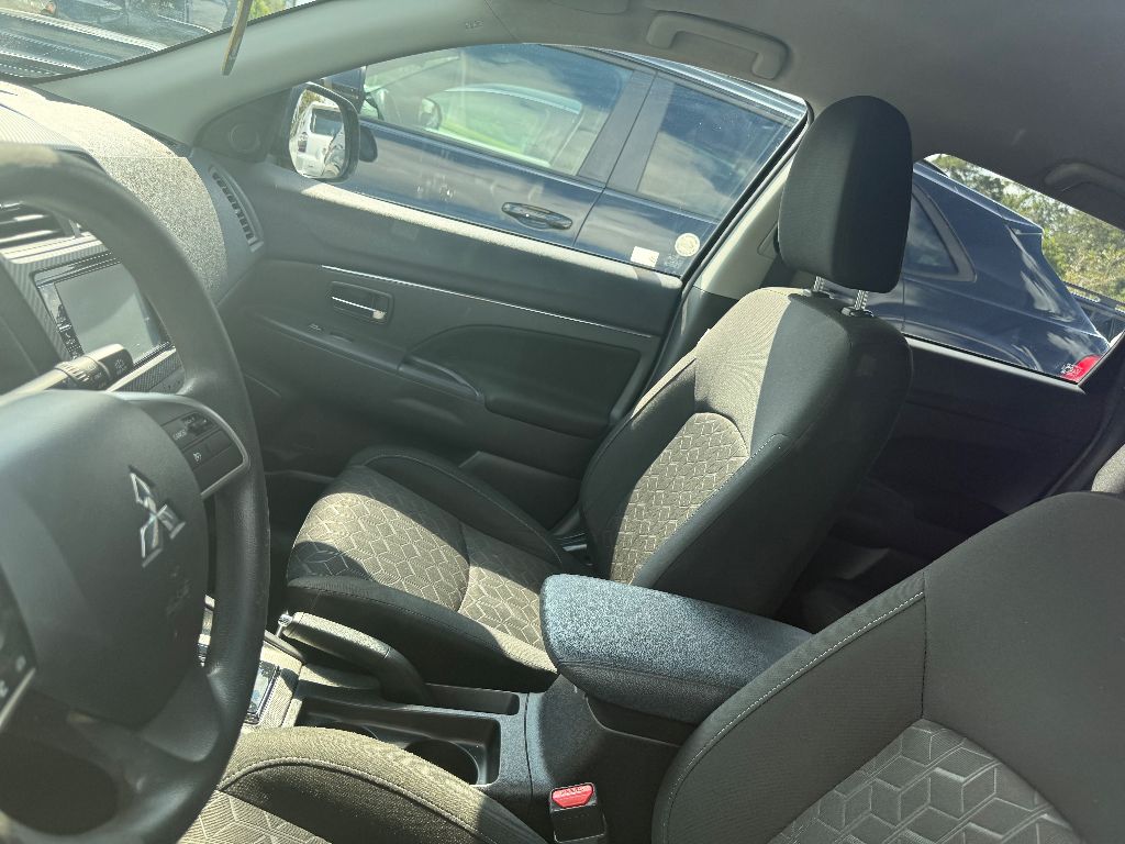 2021 Mitsubishi Outlander Sport ES photo 3