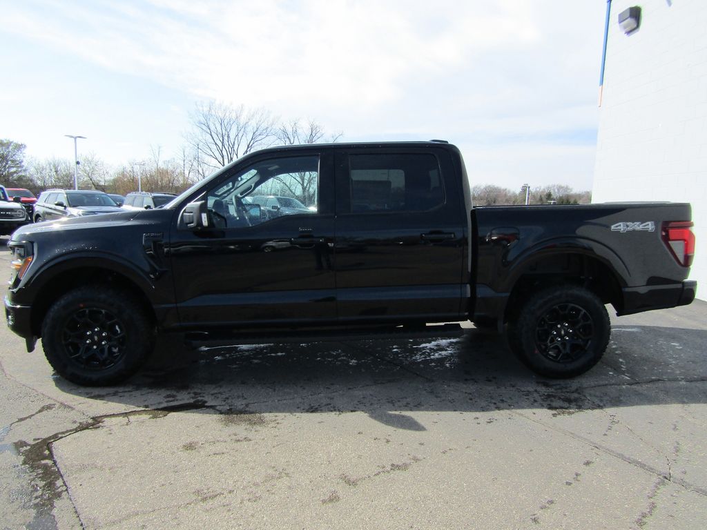 2025 Ford F-150 XLT photo 2