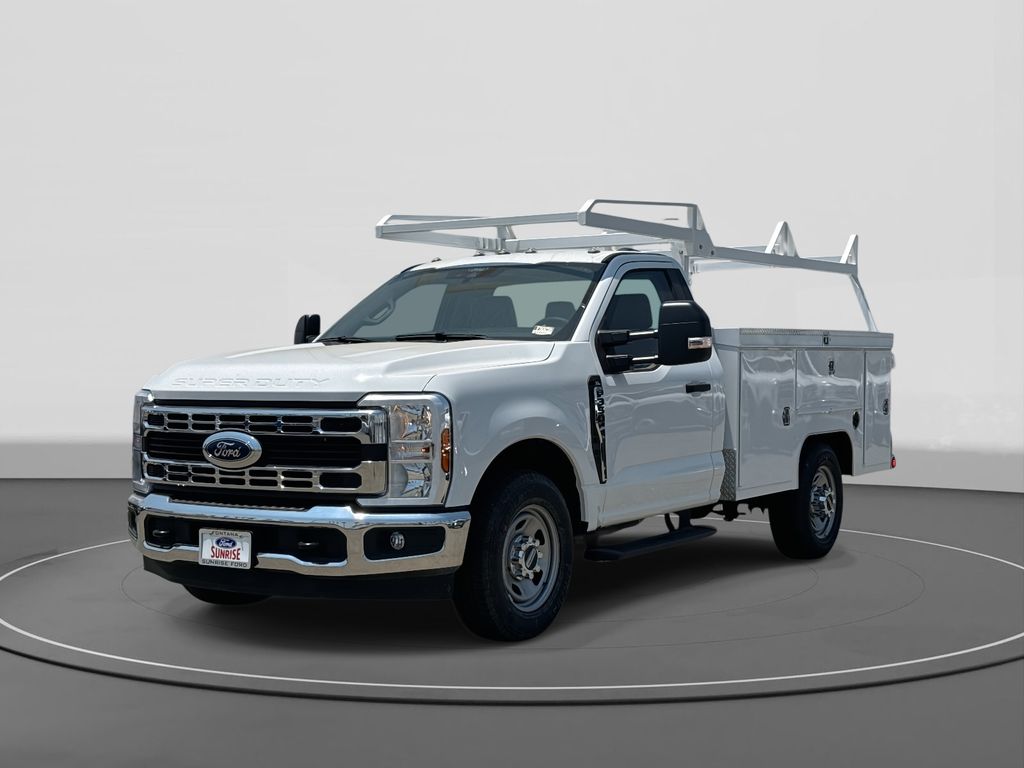 2025 Ford F-350 Base's photo