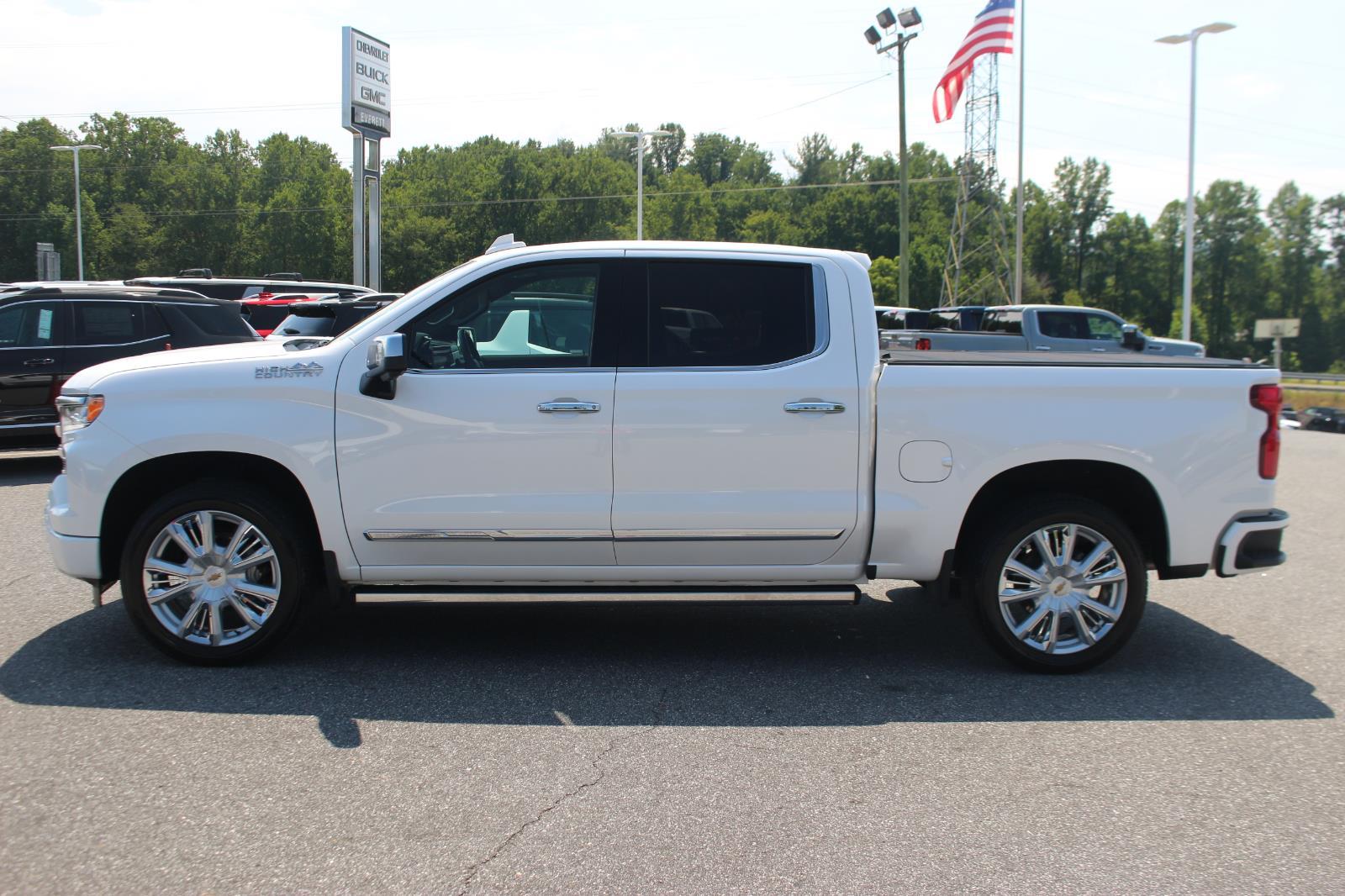 2024 Chevrolet Silverado 1500 High Country photo 4