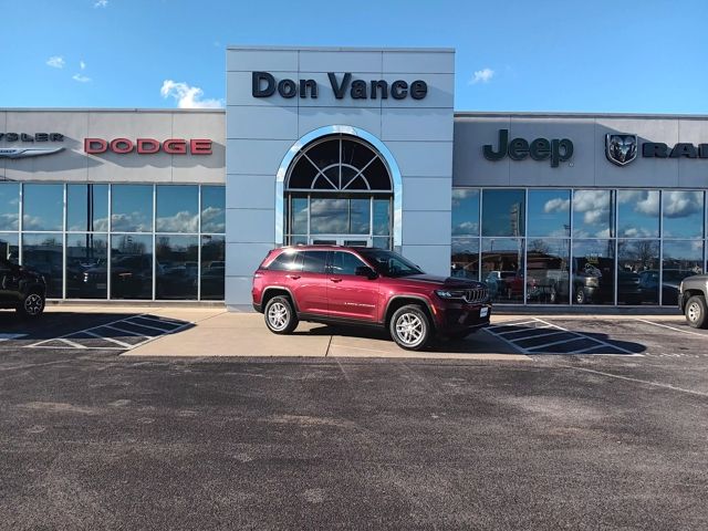 2025 Jeep Grand Cherokee Laredo's photo