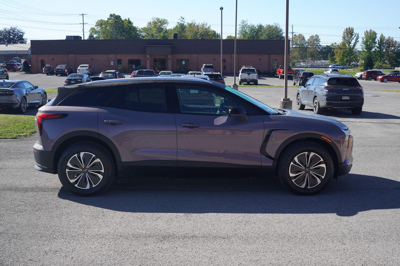 2026 Chevrolet Blazer EV photo 2
