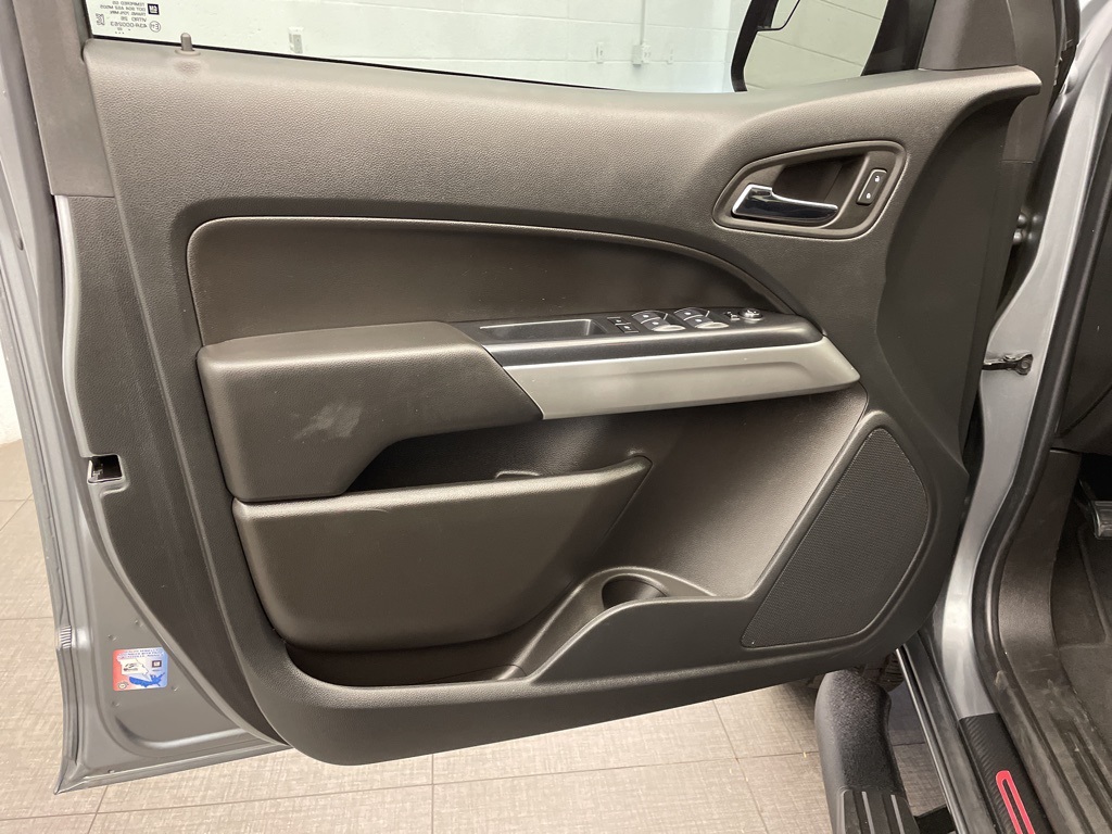 2022 Chevrolet Colorado LT photo 17