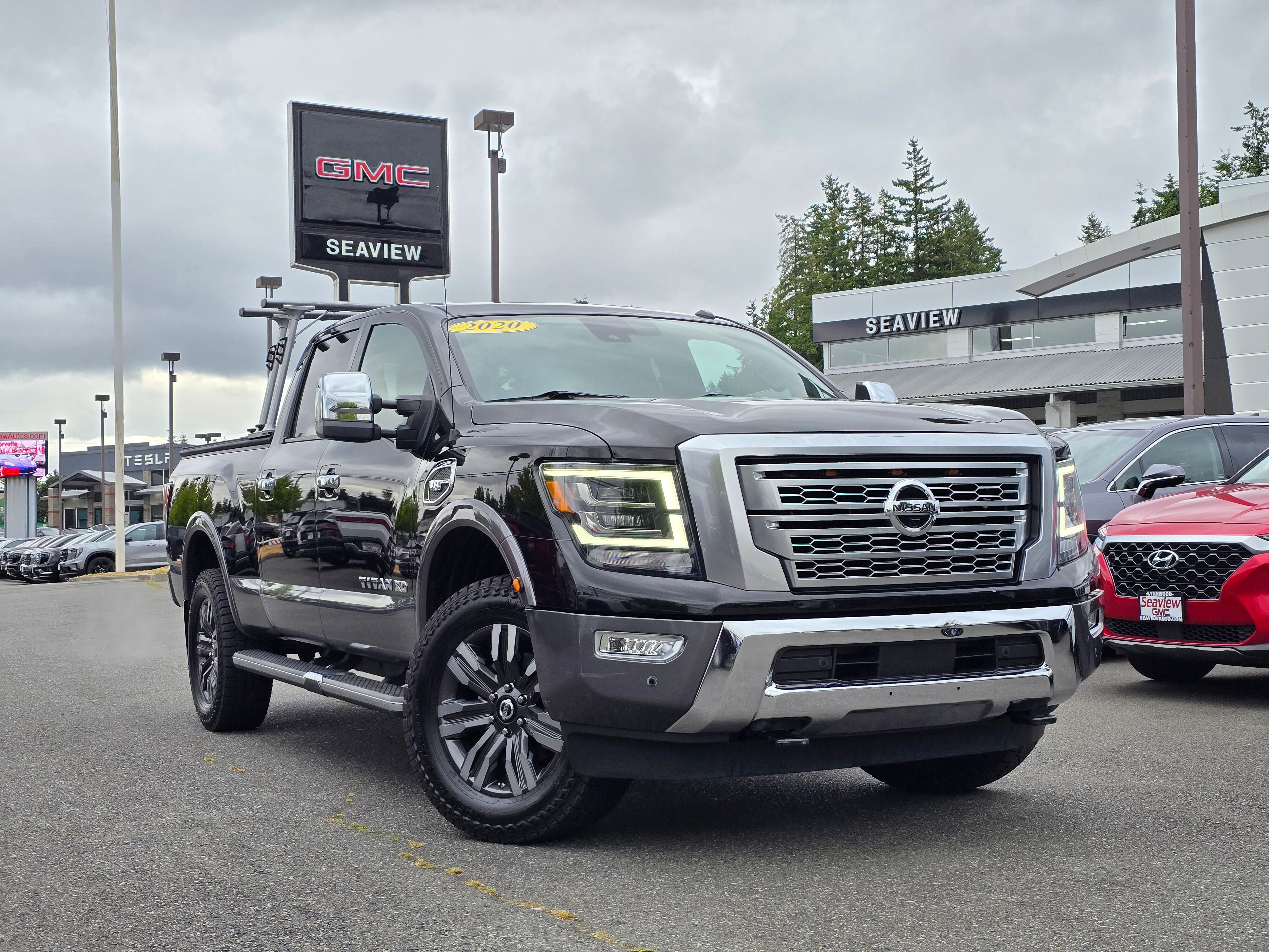 Used 2020  Nissan Platinum Reserve image 1
