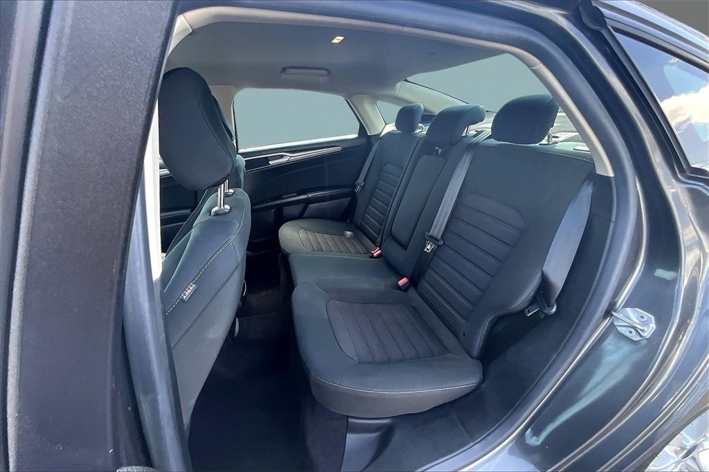2020 Ford Fusion Hybrid SE photo 25