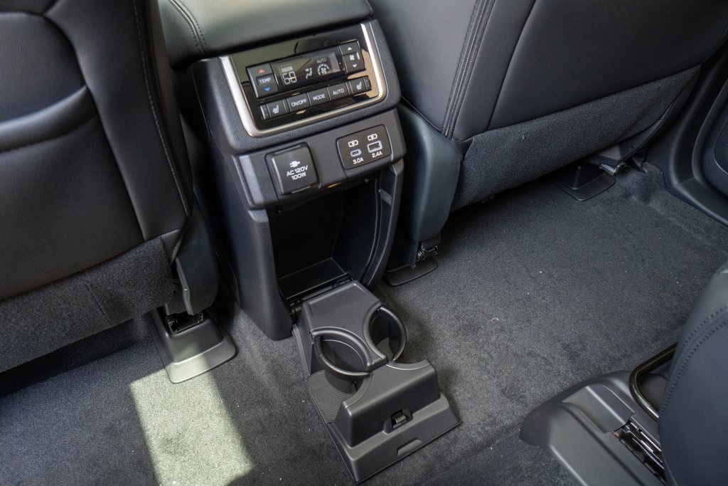 2025 Subaru Ascent Onyx Edition Touring photo 18