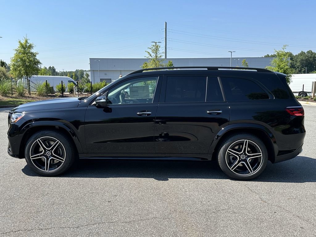 2025 Mercedes Benz GLS 450 4MATIC photo 3
