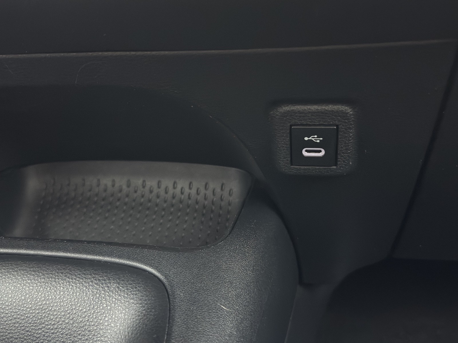 2023 Toyota Corolla LE photo 24