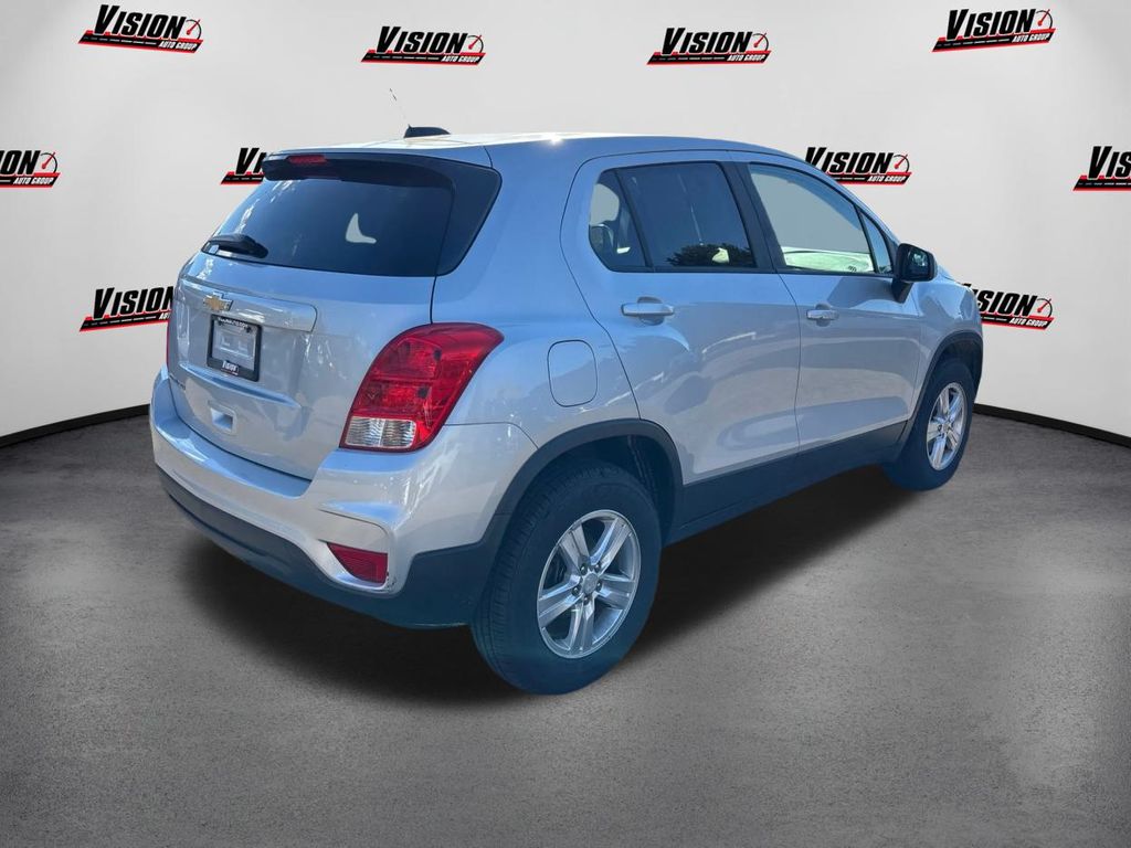 2017 Chevrolet Trax LS photo 5