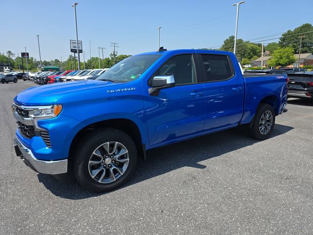 2025 Chevrolet Silverado 1500 LT photo 2