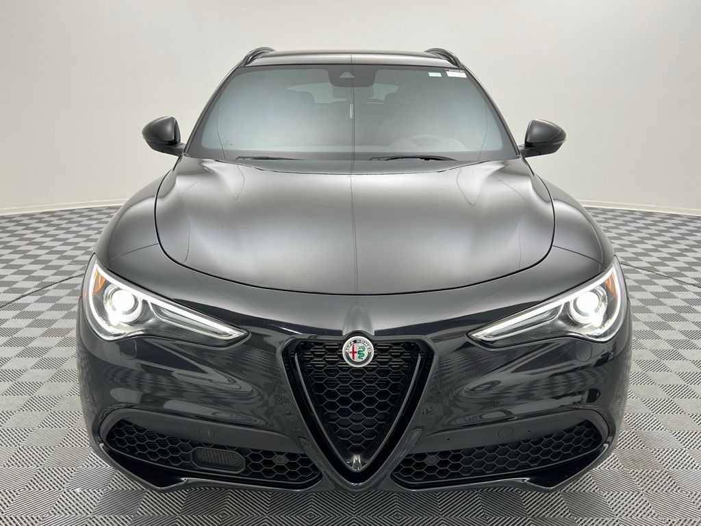 2022 Alfa Romeo Stelvio Ti Sport photo 2