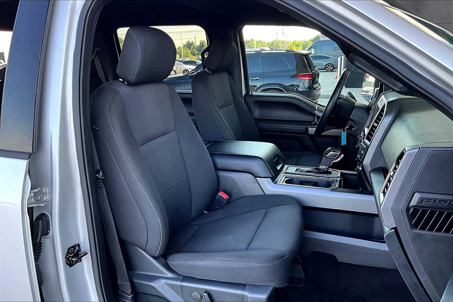 2019 Ford F-150 XLT photo 8
