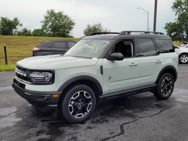 2024 Ford Bronco Sport Outer Banks photo 3