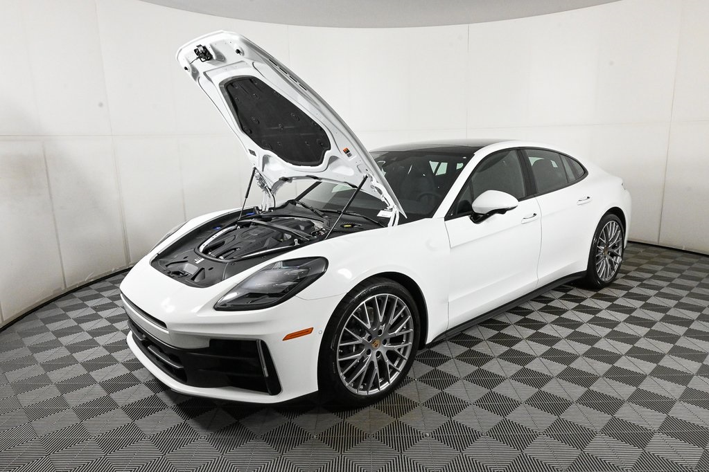 2025 Porsche Panamera 4 photo 33
