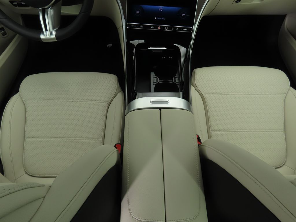 2025 Mercedes Benz C 300 photo 17