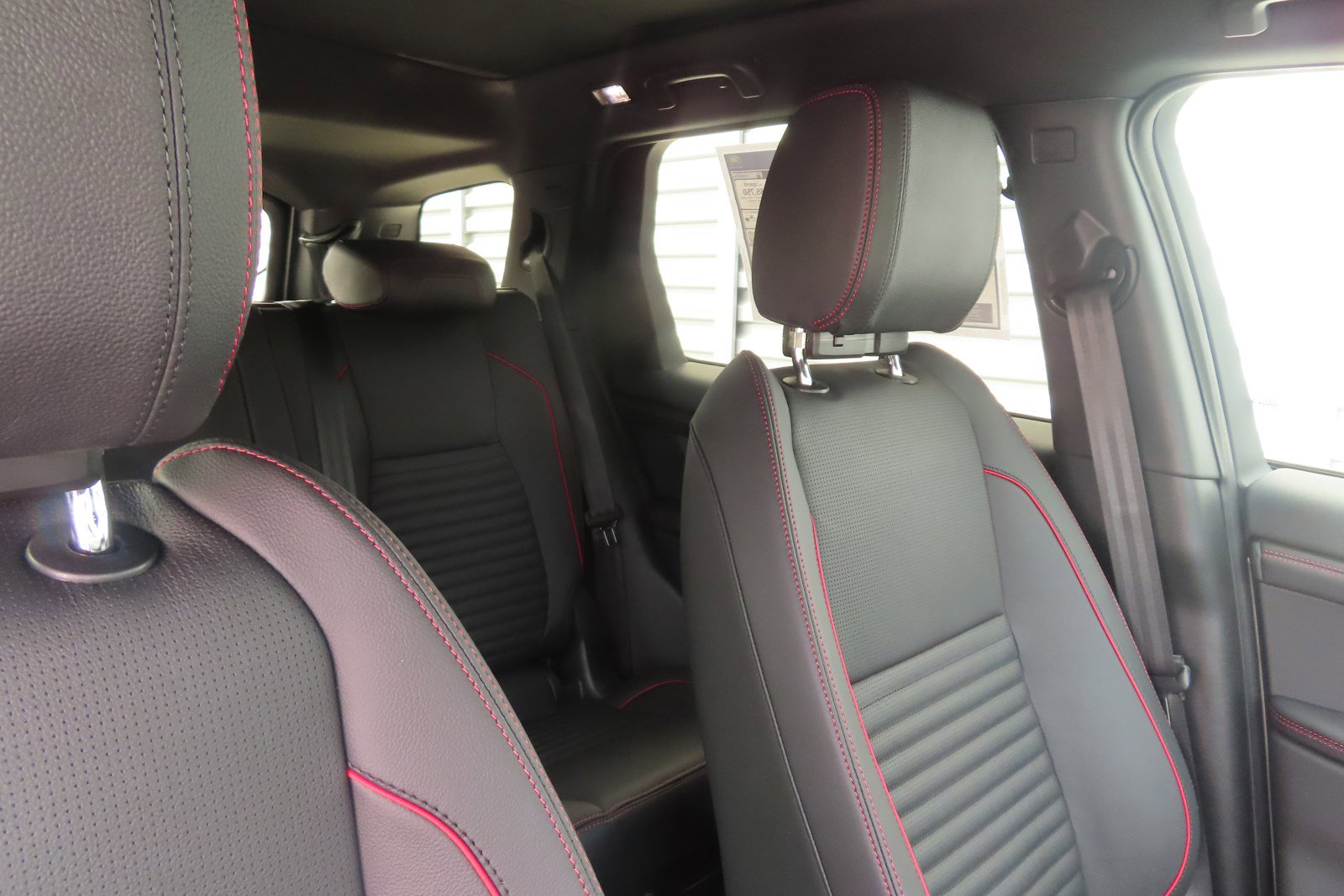 2023 Land Rover Discovery Sport S R-Dynamic photo 3