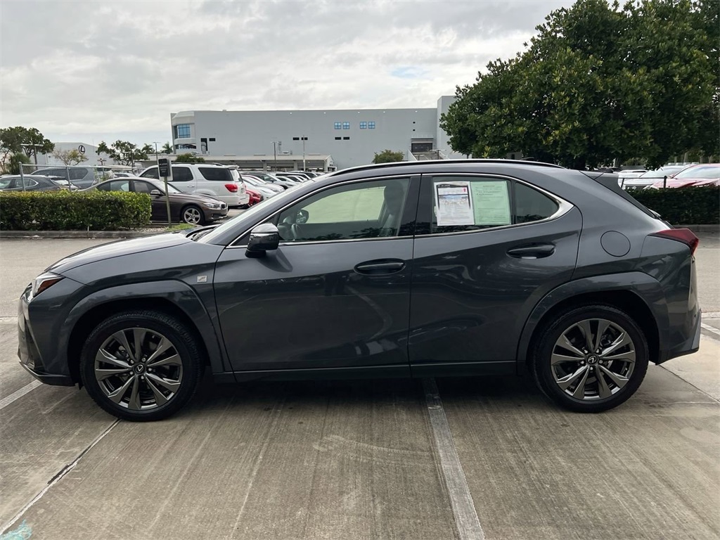 2023 Lexus UX 250h F SPORT Design photo 4