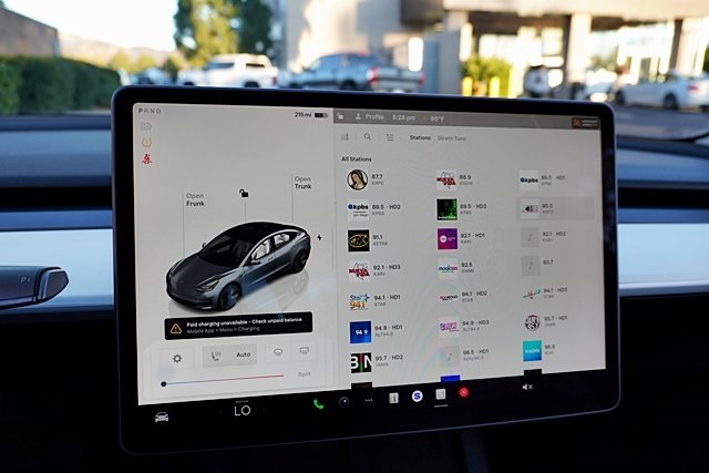 Used 2023  Tesla Long Range image 26