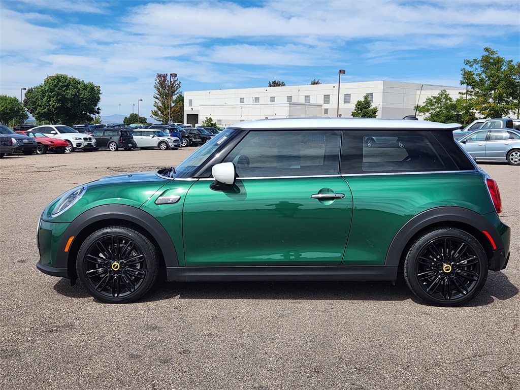 2024 Mini Cooper 2 Door Hardtop SE photo 2