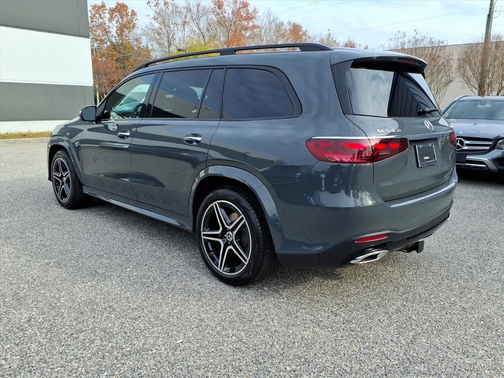 2026 Mercedes Benz GLS 450 4MATIC photo 4