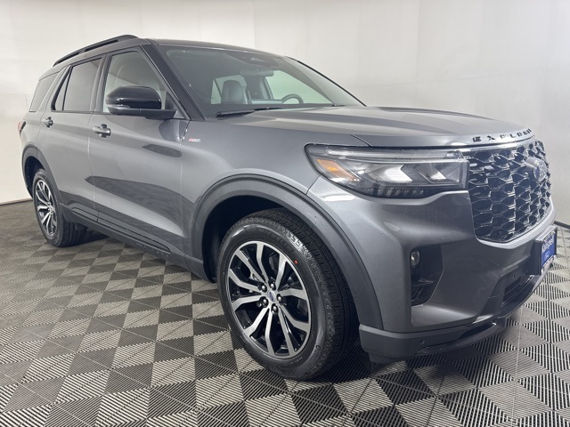2026 Ford Explorer ST-LINE's photo