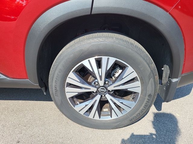 2023 Nissan Rogue SV photo 13