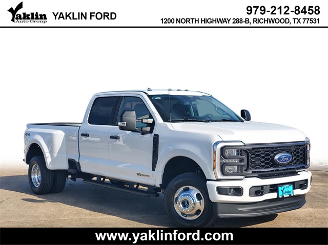 2026 Ford F-350 Super Duty XL's photo