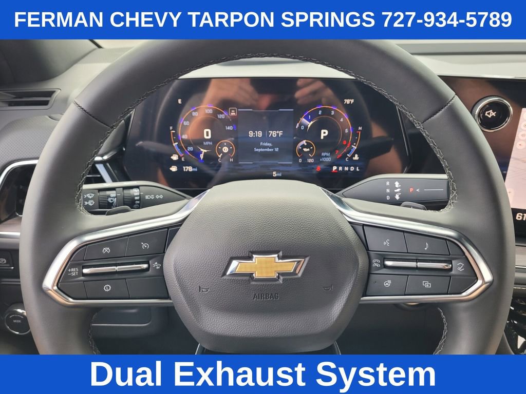 2025 Chevrolet Suburban Premier photo 21