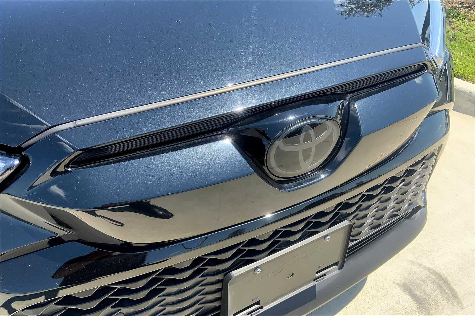 2023 Toyota Corolla Cross Hybrid XSE photo 26
