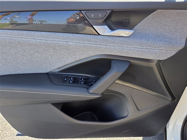 2025 Volkswagen Tiguan S photo 8