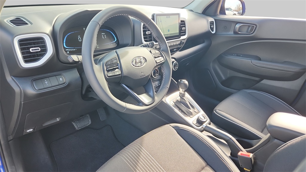 2025 Hyundai Venue Limited photo 12