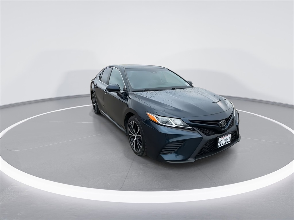 2019 Toyota Camry L photo 2