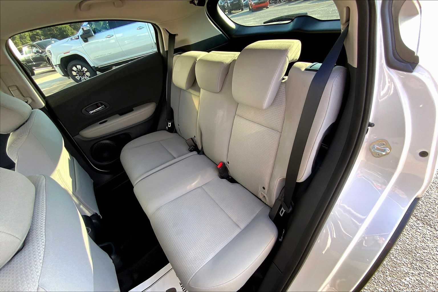 2022 Honda HR-V LX photo 19