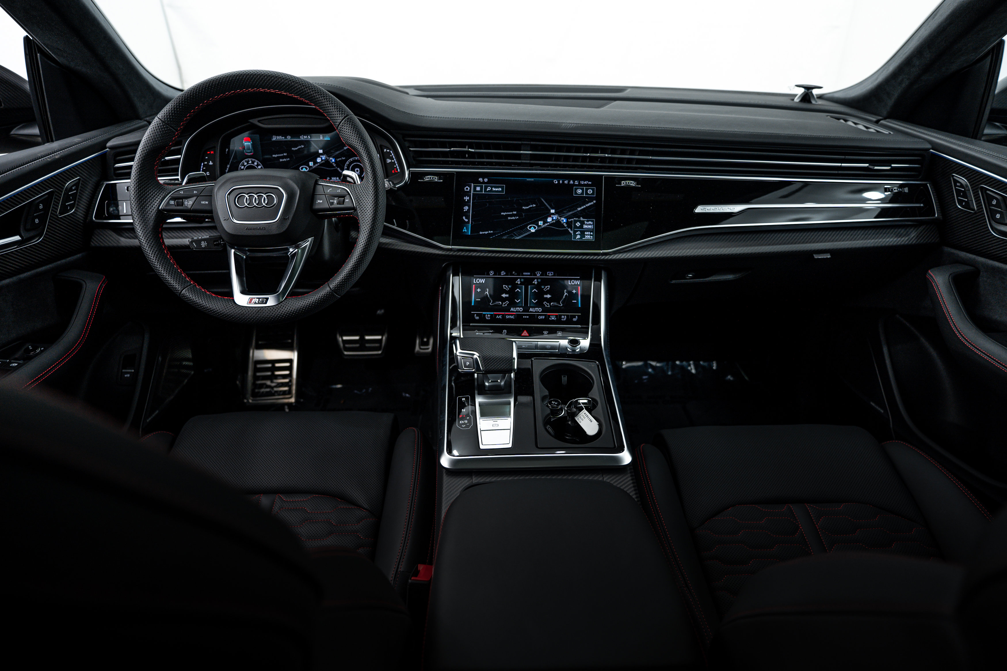 2025 Audi RS Q8 photo 12