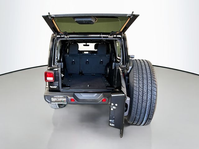 2023 Jeep Wrangler Sahara photo 25