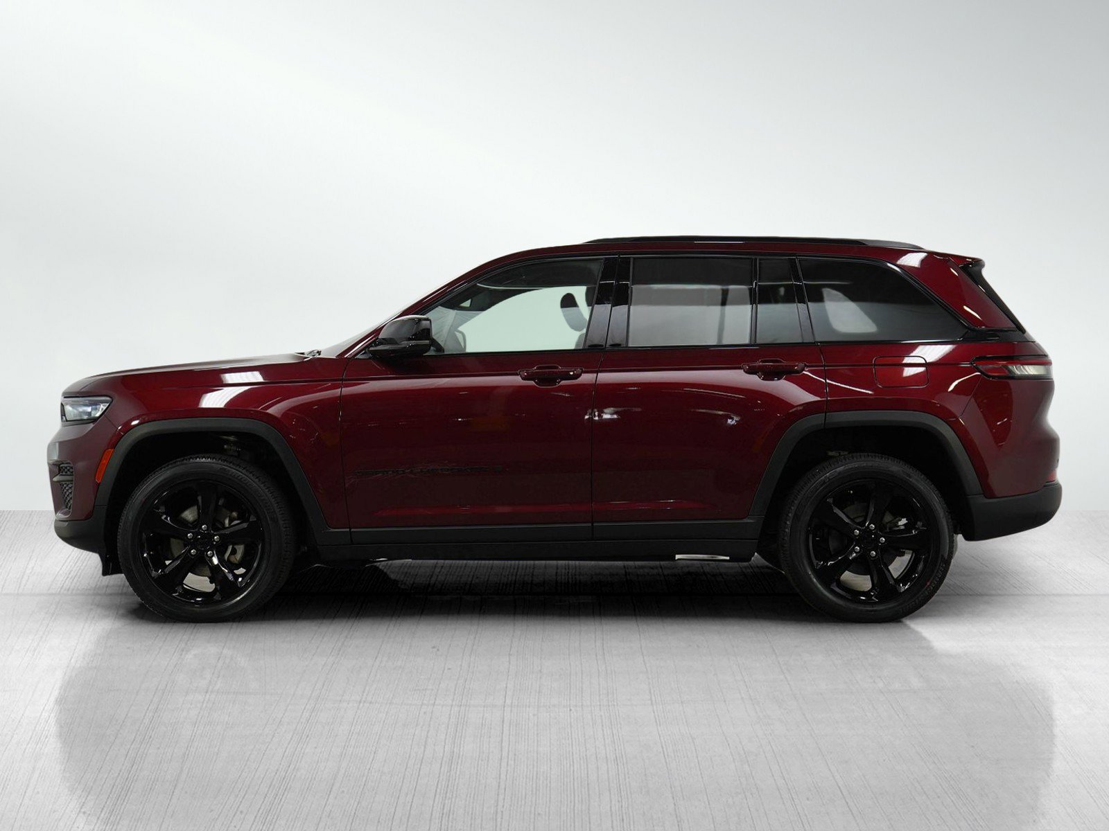 Used 2023 Jeep Grand Cherokee Altitude with VIN 1C4RJHAG1PC640578 for sale in Hopkins, Minnesota