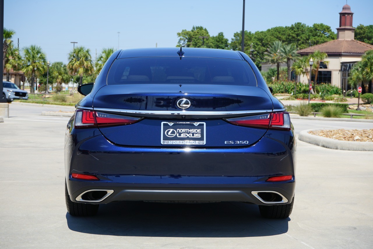 2025 Lexus ES 350 photo 8