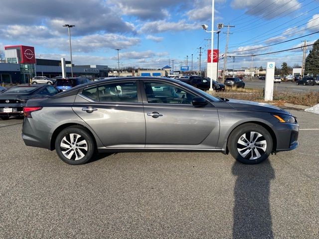 2025 Nissan Altima 2.5 S photo 2