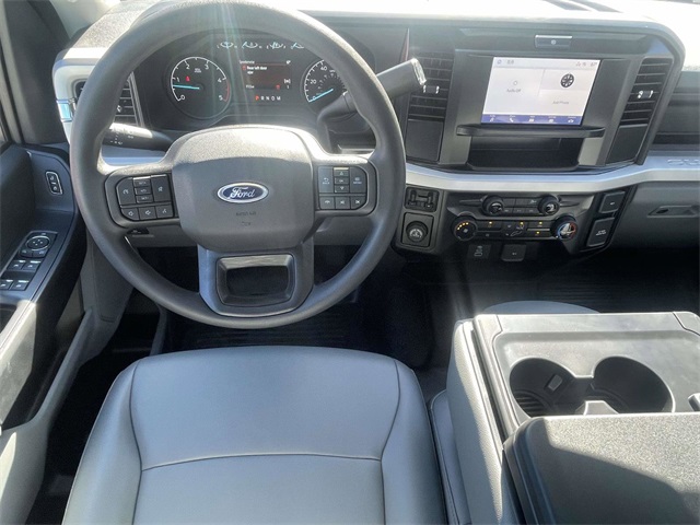 2025 Ford F-250 XL photo 3